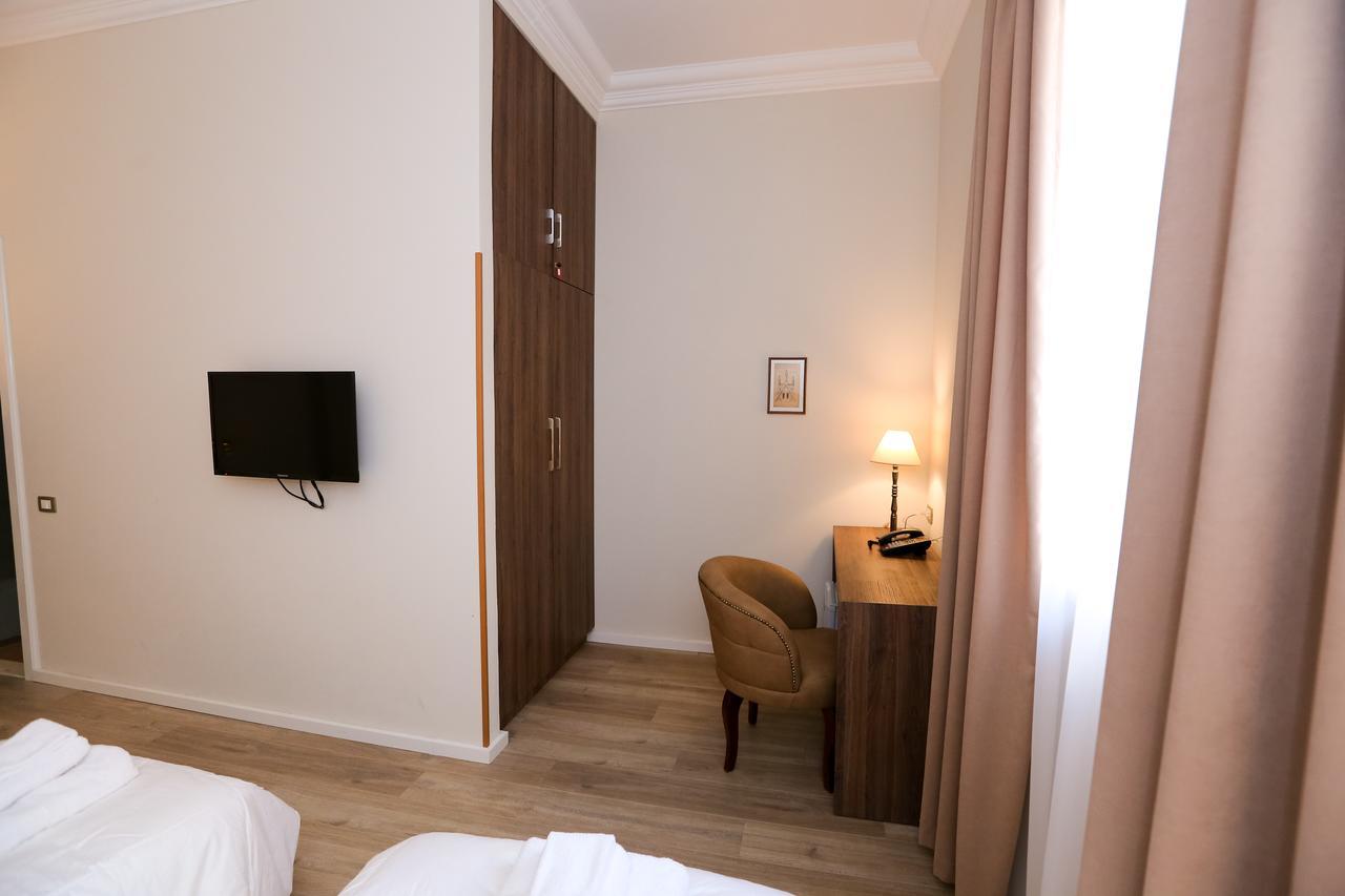 Hermes 4* Tirana